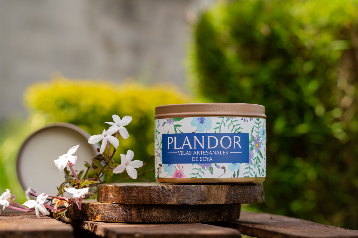 Vela Plandor Jazmín – Elegancia y Frescura (125g, Lata, 100% Cera de Soya Natural)