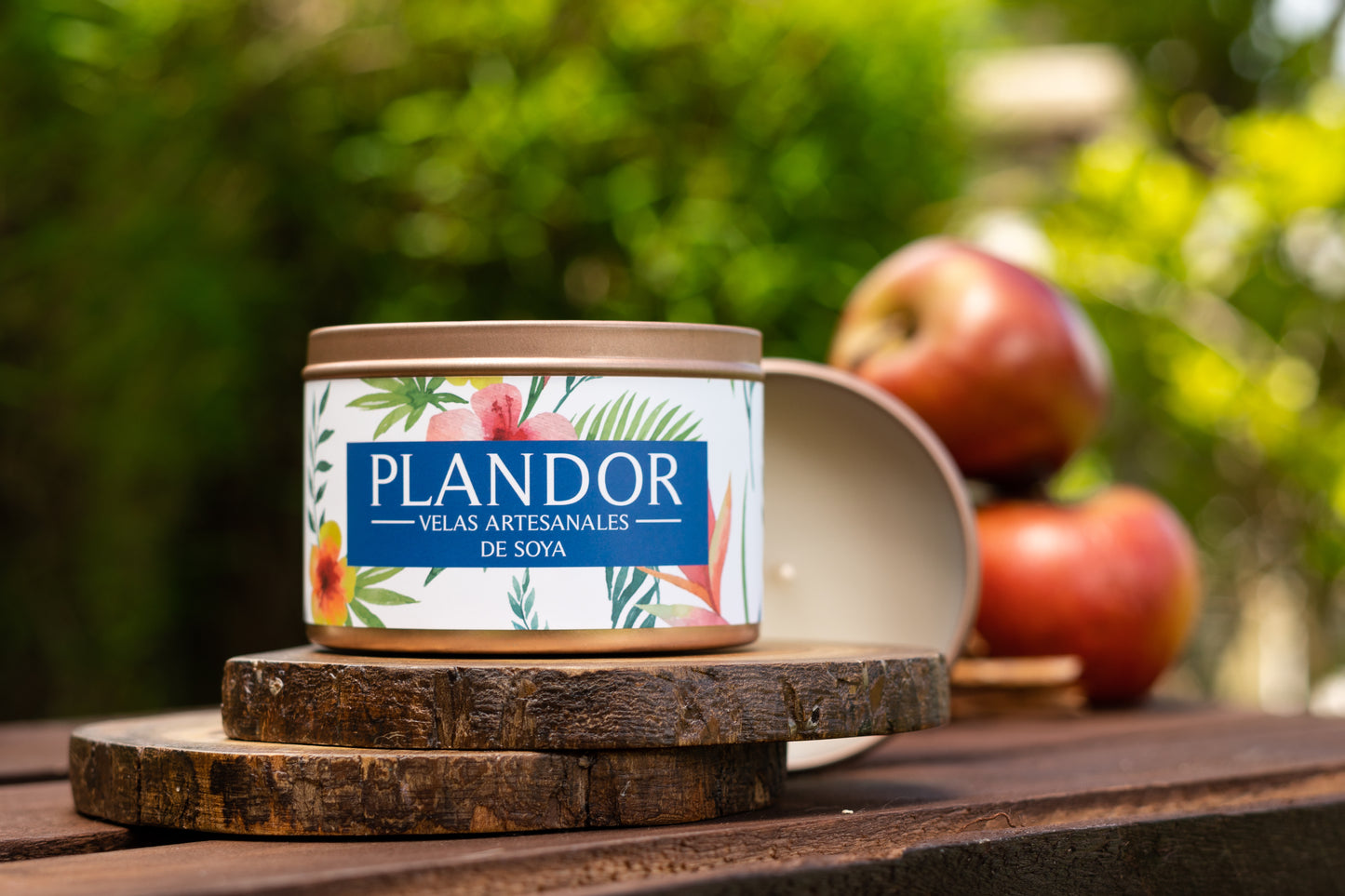Vela Plandor Manzana y Canela – Aroma Cálido y Acogedor (125g, Lata, Cera de Soya)