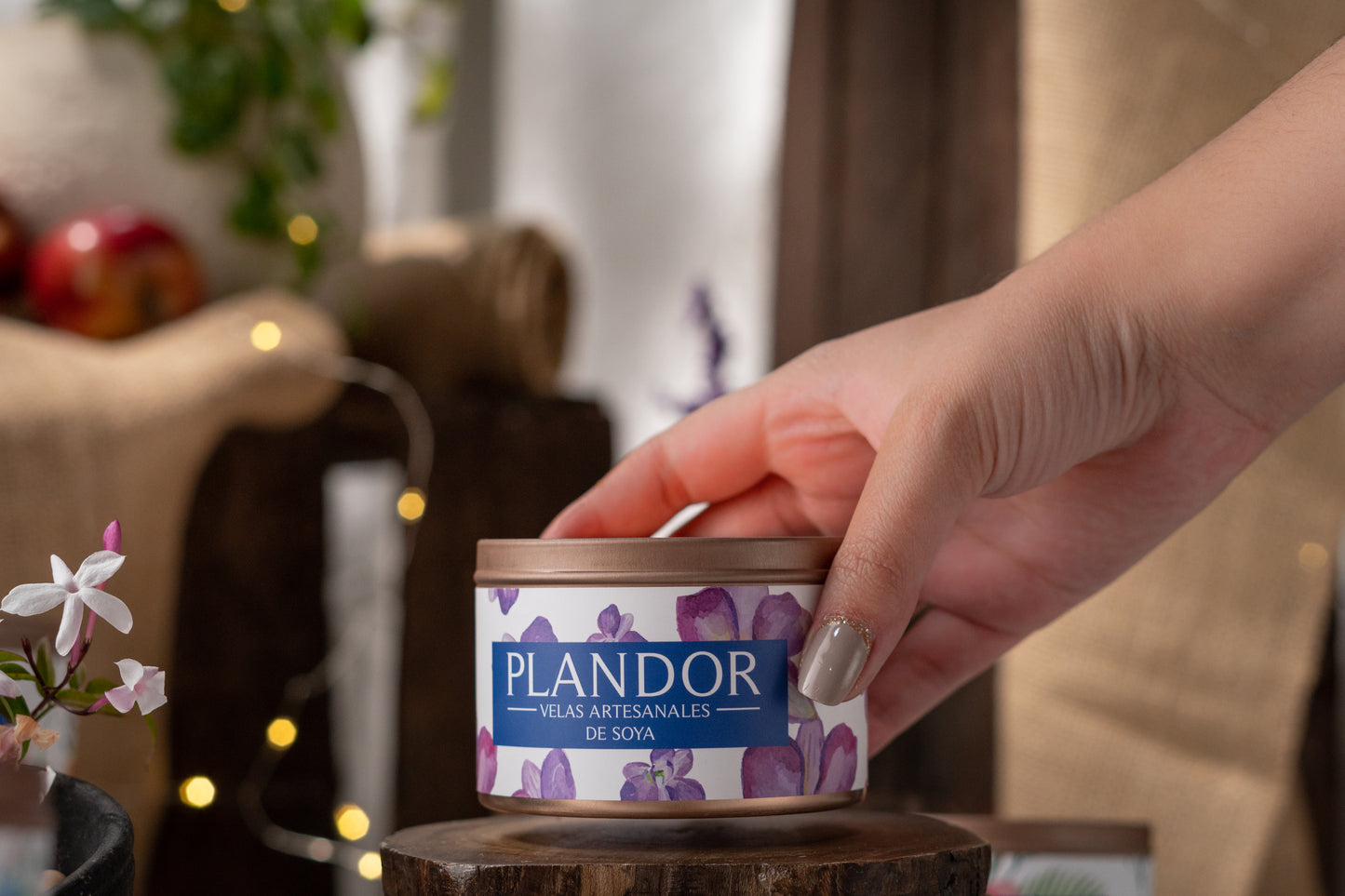 Vela Plandor Lavanda – Relajante y Floral (125g, Lata, 100% Cera de Soya Natural)